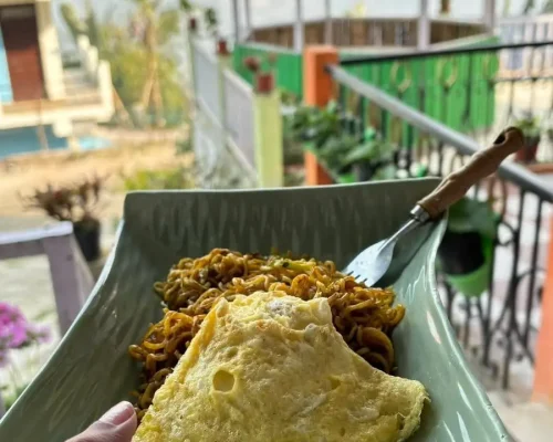 Travellites Hill Stay Food